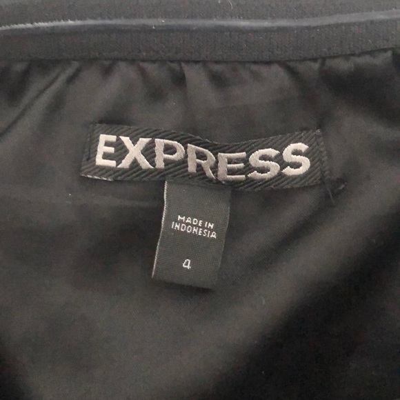 Express Romper - Picture 2 of 8